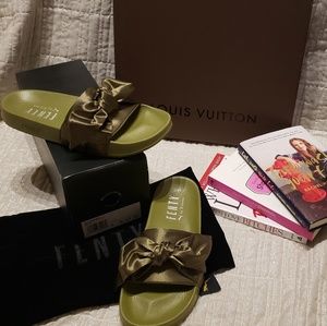 Fenty x Puma slides - Army/Olive Green